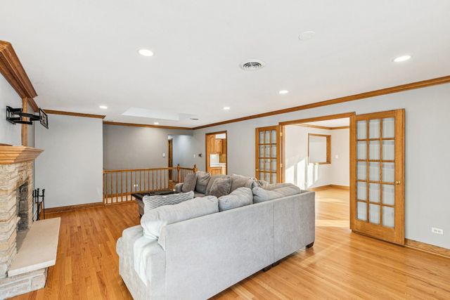 2945 S Scott Street, Des Plaines, IL 60018