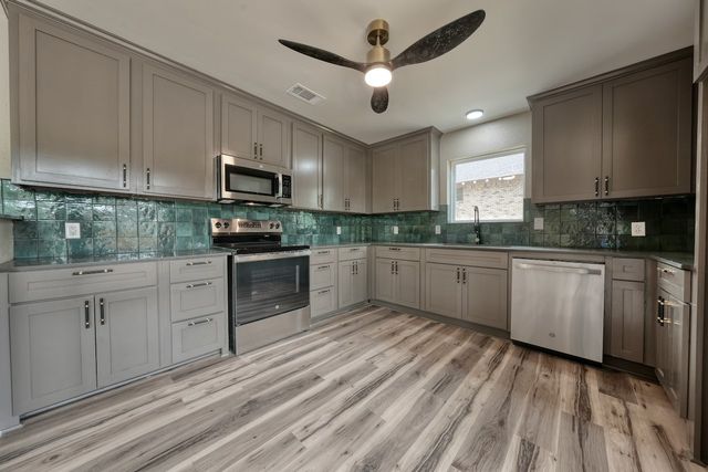 1221 Chateau Lane, Hideaway, TX 75771