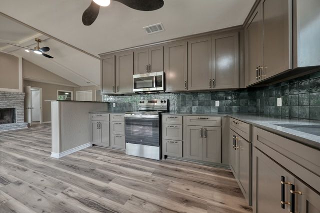1221 Chateau Lane, Hideaway, TX 75771