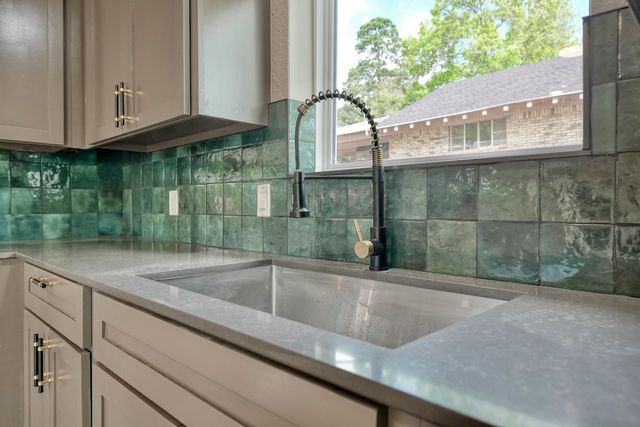 1221 Chateau Lane, Hideaway, TX 75771