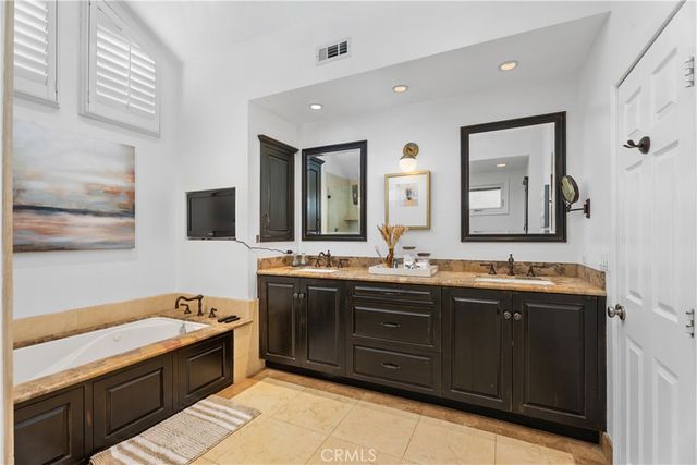 9 Calle Larspur, Rancho Santa Margarita, CA 92688