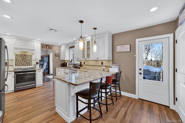 13 Watergate Drive, Amawalk, NY 10501