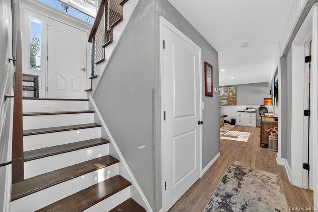 13 Watergate Drive, Amawalk, NY 10501