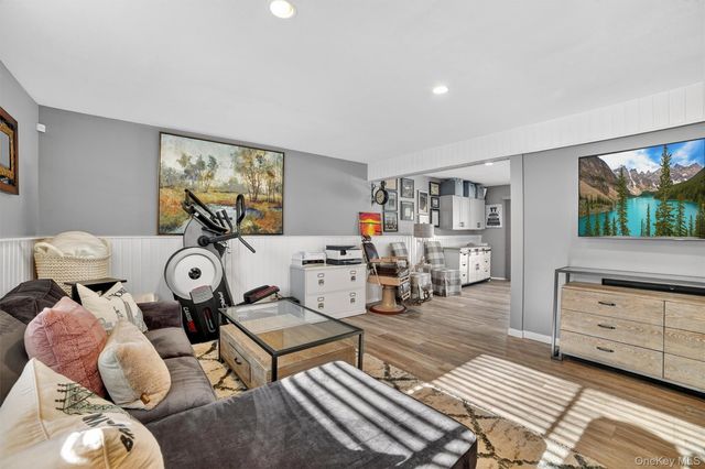 13 Watergate Drive, Amawalk, NY 10501