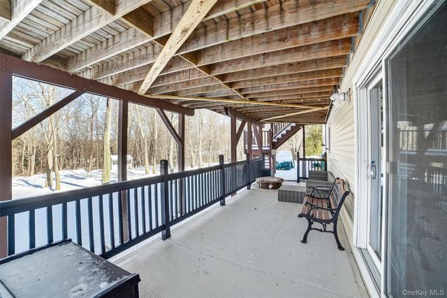 13 Watergate Drive, Amawalk, NY 10501