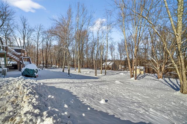 13 Watergate Drive, Amawalk, NY 10501