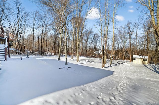 13 Watergate Drive, Amawalk, NY 10501