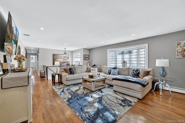 13 Watergate Drive, Amawalk, NY 10501