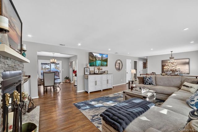 13 Watergate Drive, Amawalk, NY 10501