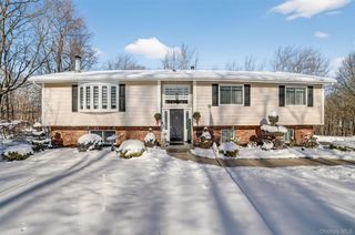 13 Watergate Drive, Amawalk, NY 10501