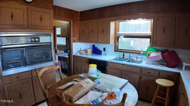 591 Deer Haven Road, Unicoi, TN 37692