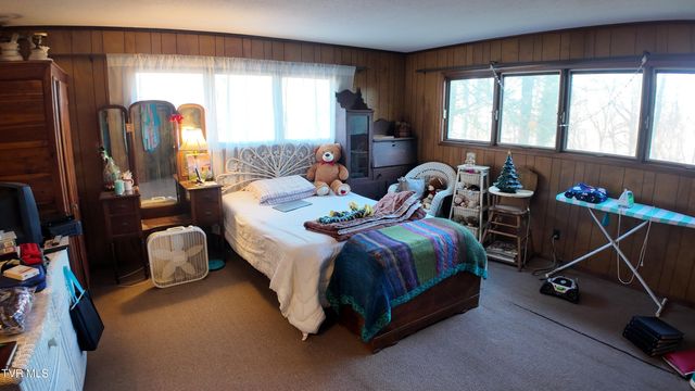 591 Deer Haven Road, Unicoi, TN 37692