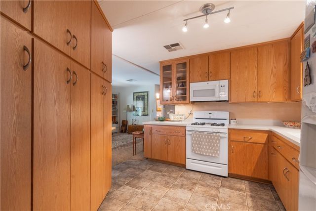 337 Lark Drive, Paso Robles, CA 93446