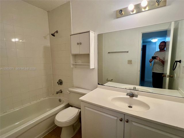 5102 NW 79th Ave 307, Doral, FL 33166