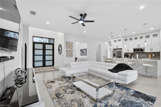 3724 3rd ST, Cape Coral, FL 33991