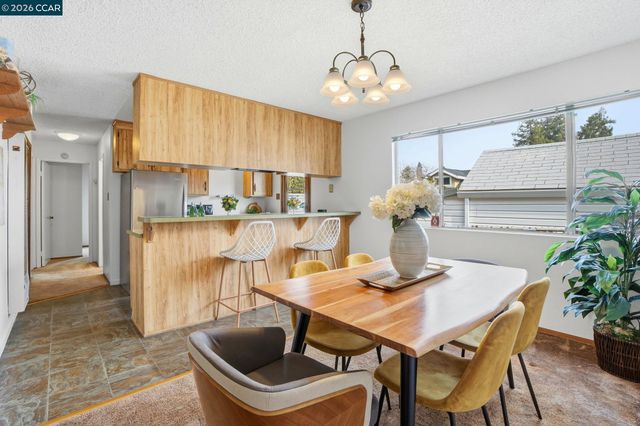 871 Merle Ave, Martinez, CA 94553