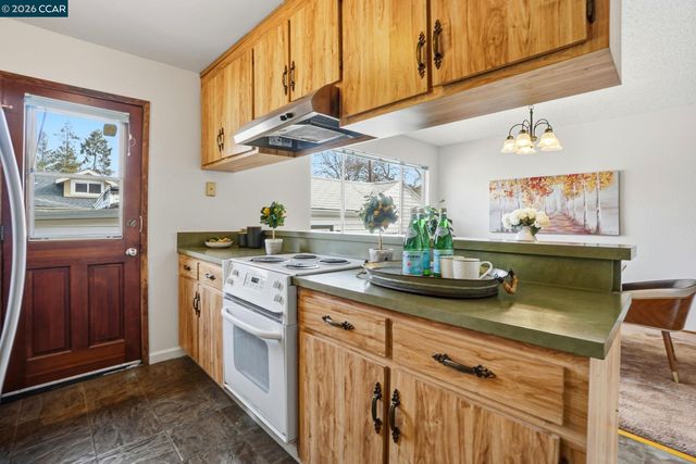 871 Merle Ave, Martinez, CA 94553