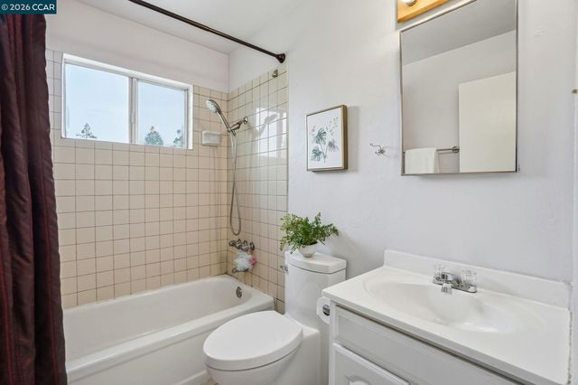 871 Merle Ave, Martinez, CA 94553