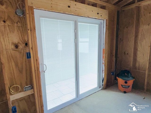 4860 Cass Elizabeth Road, Waterford, MI 48327