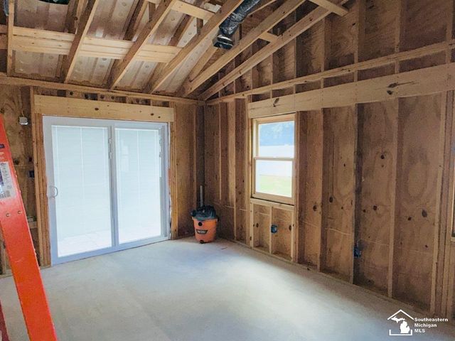 4860 Cass Elizabeth Road, Waterford, MI 48327