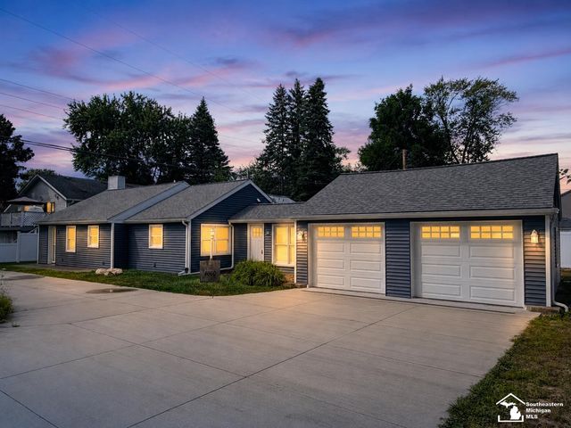 4860 Cass Elizabeth Road, Waterford, MI 48327