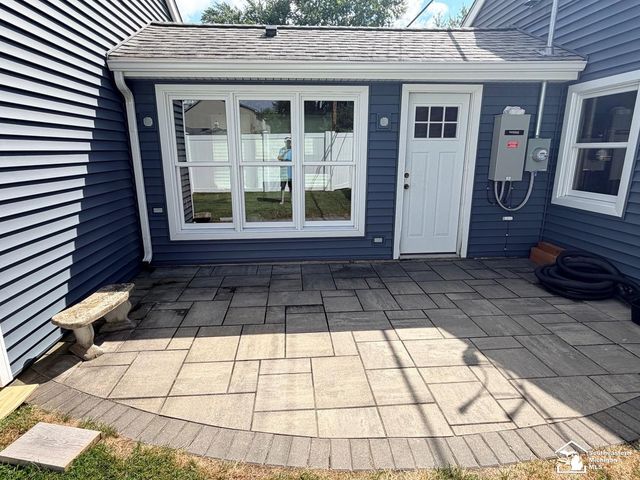 4860 Cass Elizabeth Road, Waterford, MI 48327