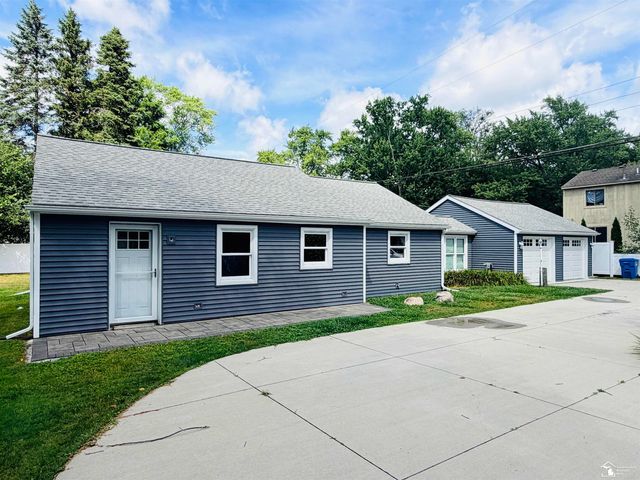 4860 Cass Elizabeth Road, Waterford, MI 48327