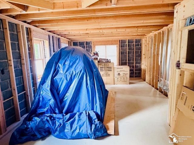 4860 Cass Elizabeth Road, Waterford, MI 48327