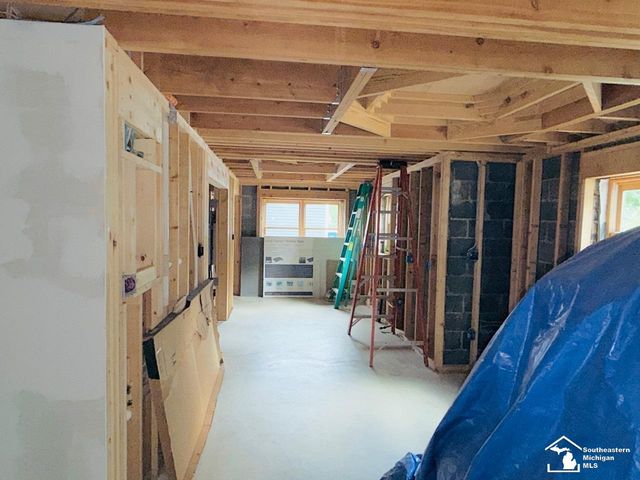 4860 Cass Elizabeth Road, Waterford, MI 48327