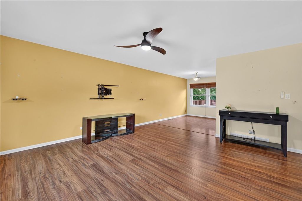7290 Jasmine Drive, Hanover Park, IL 60133 — photo 5