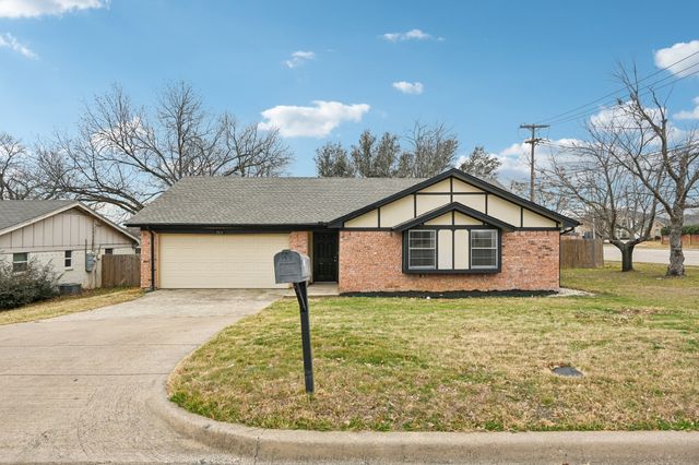 753 Toni Drive, Hurst, TX 76054