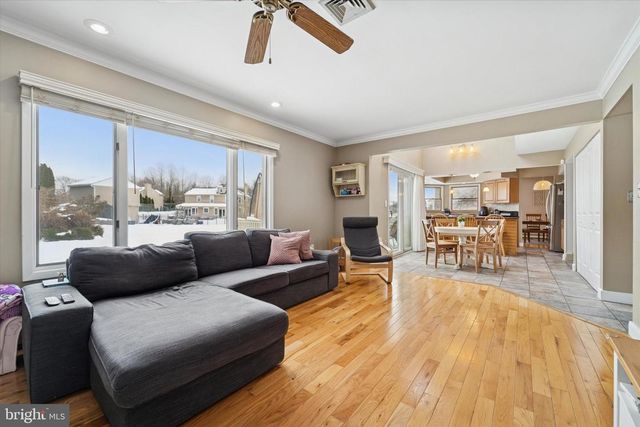 527 E RAVINE ST, Langhorne, PA 19047