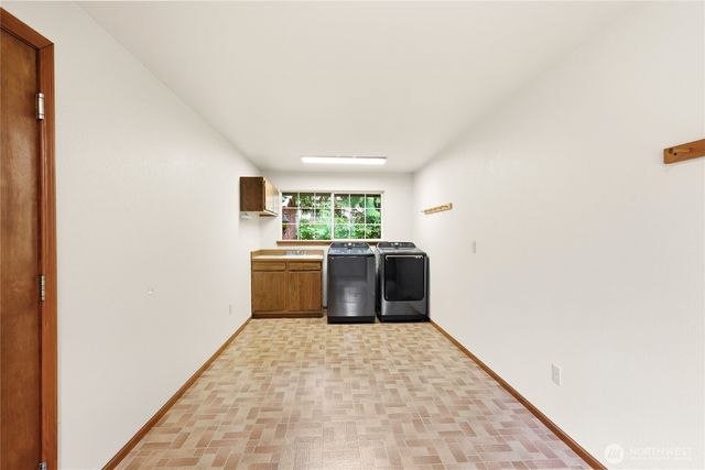 400 E Old Ranch Road, Allyn, WA 98524