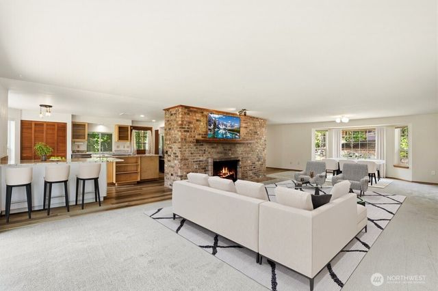 400 E Old Ranch Road, Allyn, WA 98524