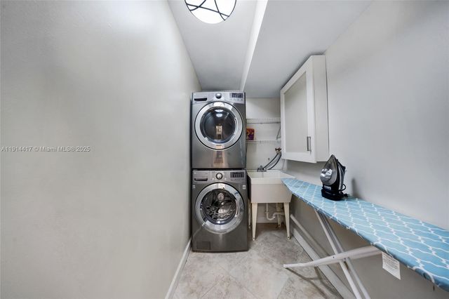 2132 NE 63rd Court, Fort Lauderdale, FL 33308