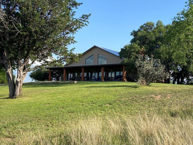 912 N Center Point River Rd, Center Point, TX 78010