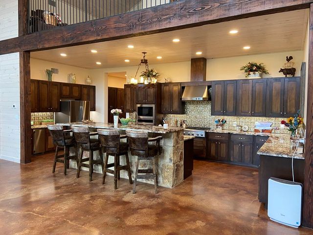 912 N Center Point River Rd, Center Point, TX 78010