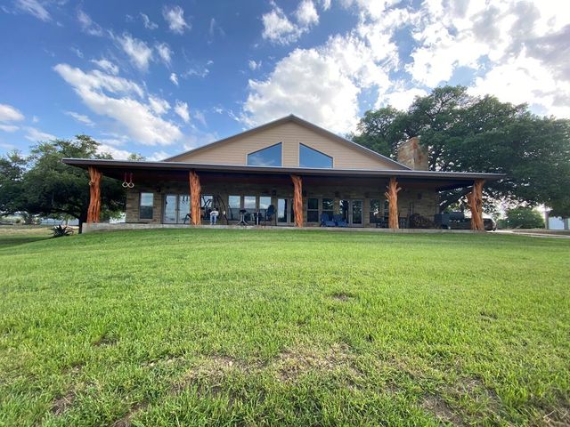 912 N Center Point River Rd, Center Point, TX 78010