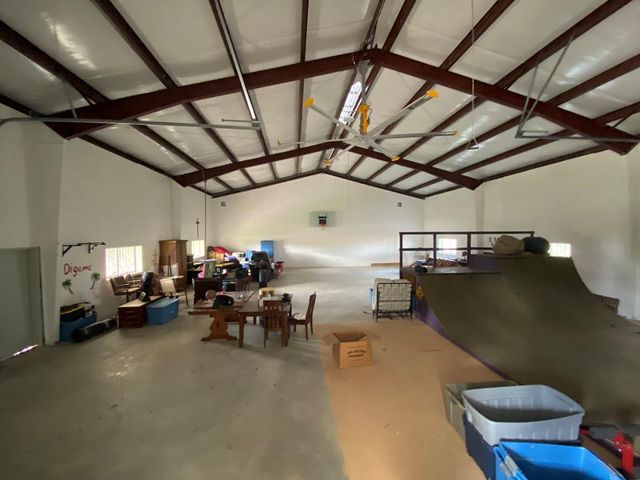 912 N Center Point River Rd, Center Point, TX 78010