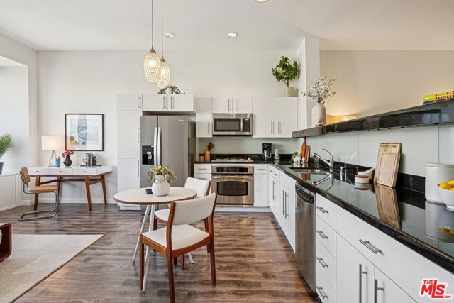 1100 Wilshire Boulevard 2209, Los Angeles, CA 90017