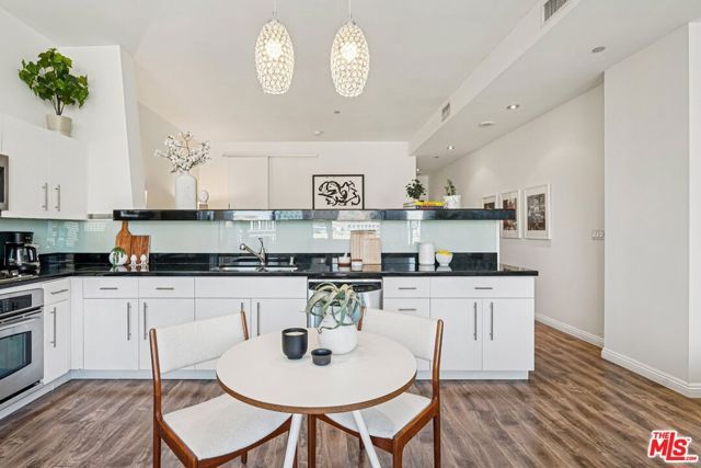 1100 Wilshire Boulevard 2209, Los Angeles, CA 90017