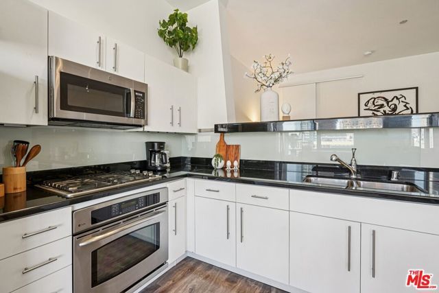 1100 Wilshire Boulevard 2209, Los Angeles, CA 90017