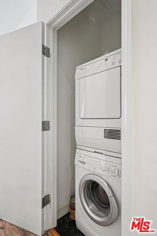 1100 Wilshire Boulevard 2209, Los Angeles, CA 90017