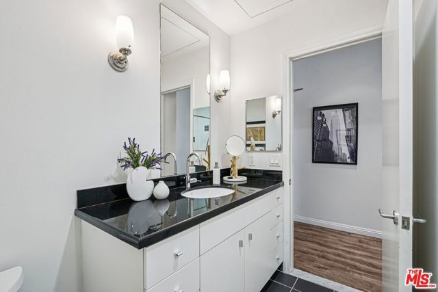 1100 Wilshire Boulevard 2209, Los Angeles, CA 90017