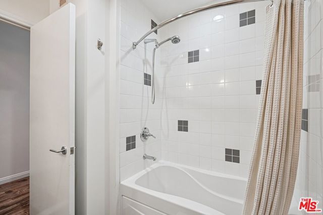 1100 Wilshire Boulevard 2209, Los Angeles, CA 90017