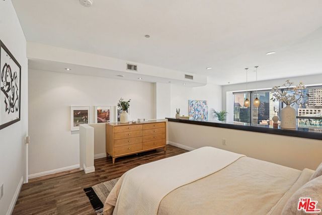 1100 Wilshire Boulevard 2209, Los Angeles, CA 90017