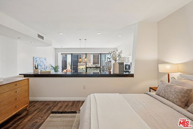 1100 Wilshire Boulevard 2209, Los Angeles, CA 90017