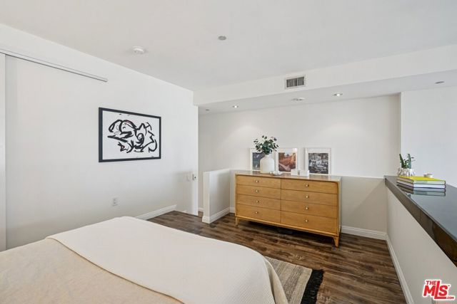 1100 Wilshire Boulevard 2209, Los Angeles, CA 90017