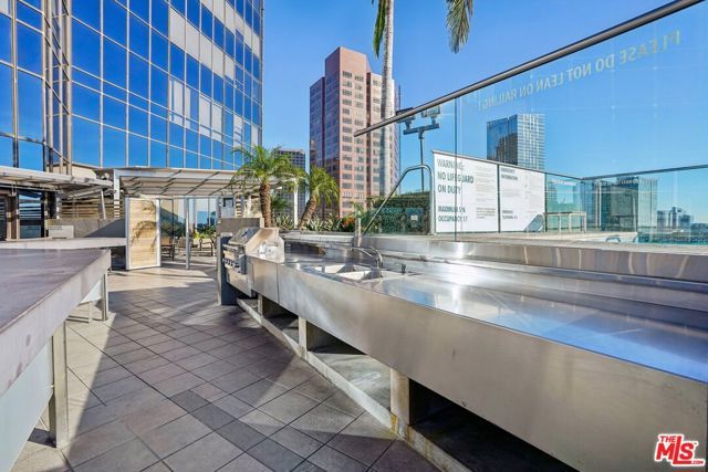 1100 Wilshire Boulevard 2209, Los Angeles, CA 90017