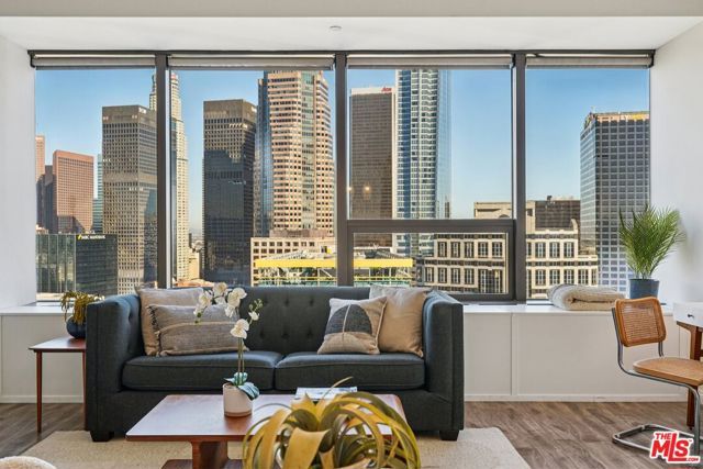 1100 Wilshire Boulevard 2209, Los Angeles, CA 90017